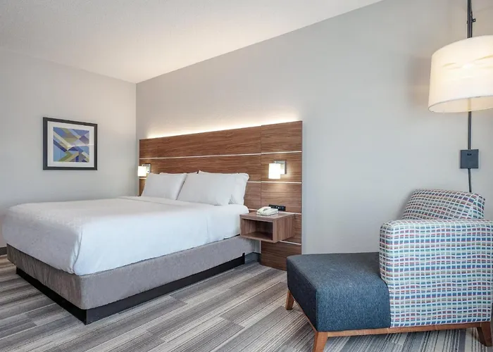 Hotel Express & By Ihg Vandalia