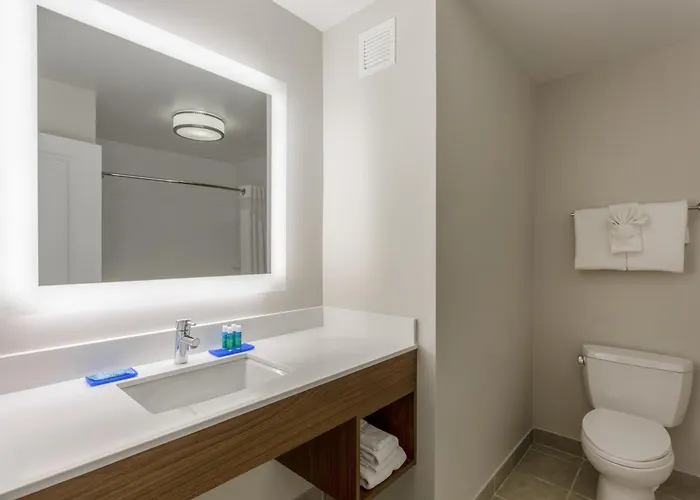 Express & By Ihg 3*
