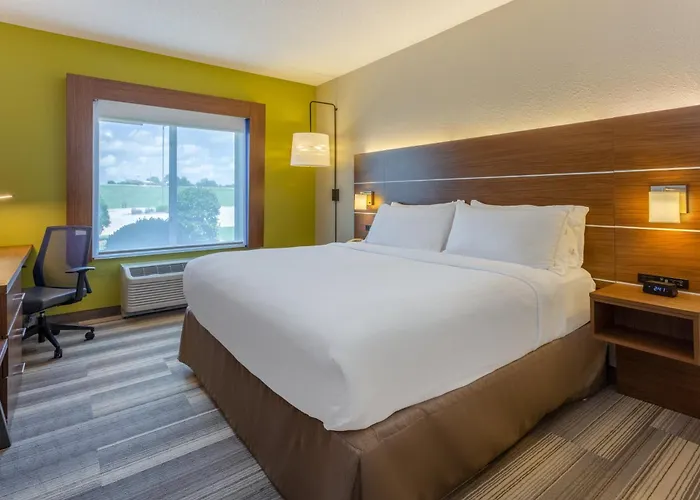 Express & By Ihg 3*