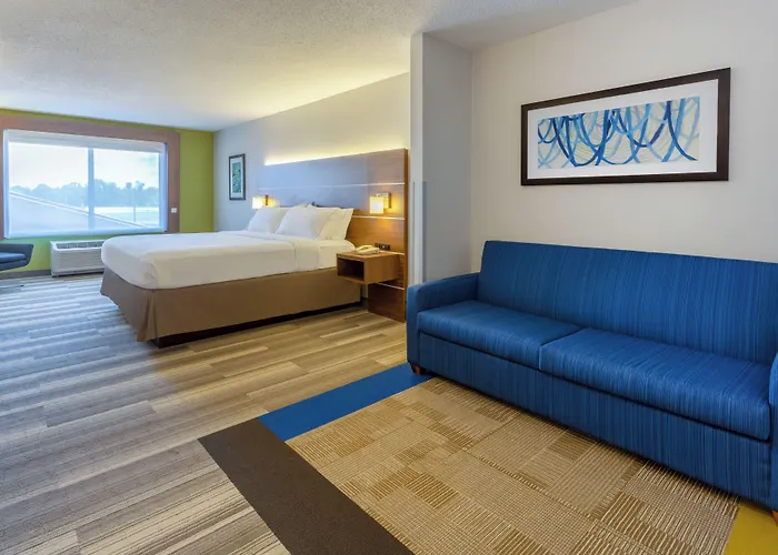 Hotel Express & By Ihg 3*