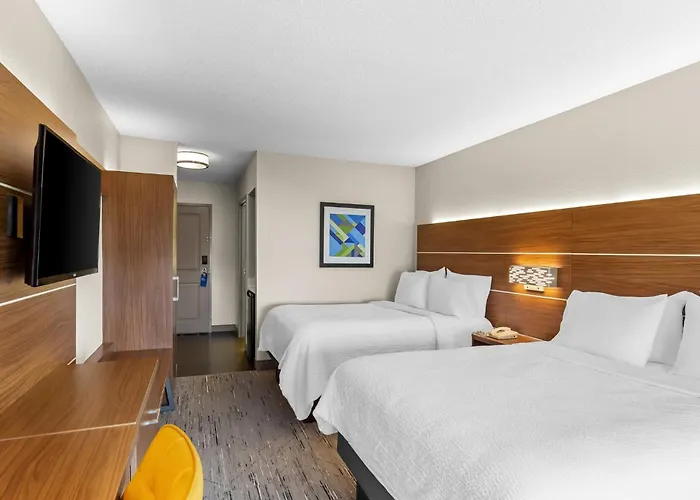 Hotel Express & By Ihg 3*