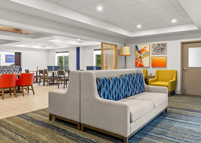 Hotel Express & By Ihg Vandalia