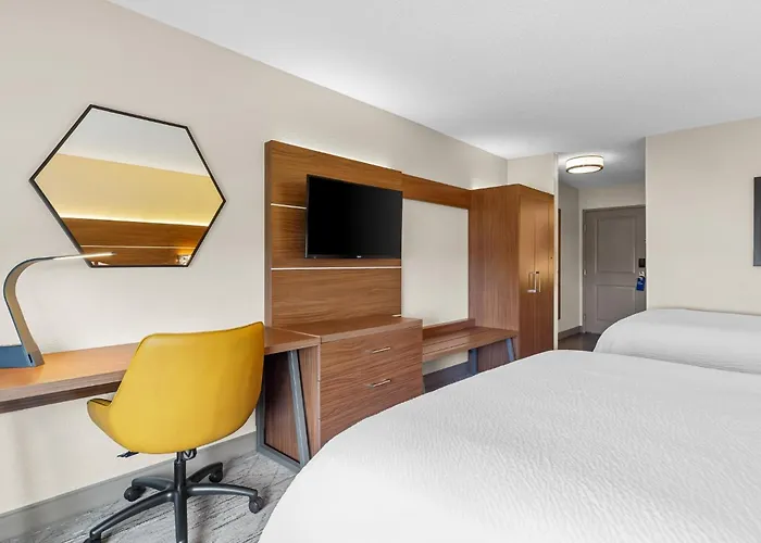 Hotel Express & By Ihg 3*