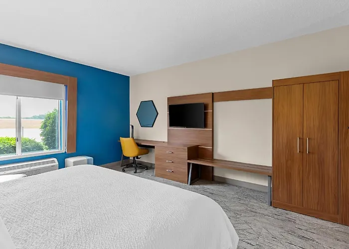 Express & By Ihg Hotel Vandalia