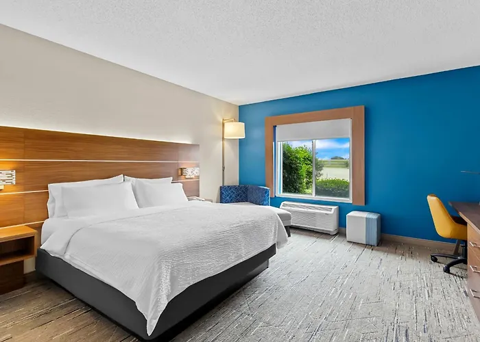 Hotel Express & By Ihg