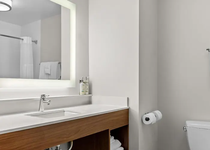Express & By Ihg Hotel 3*
