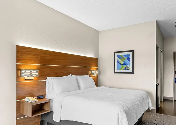 Hotel Express & By Ihg Vandalia
