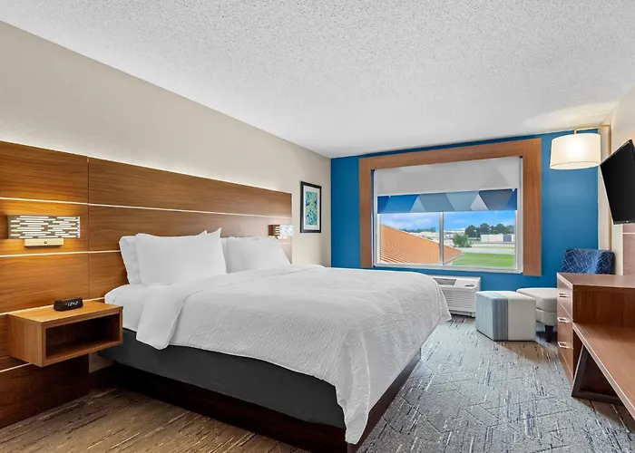 Express & By Ihg Hotel