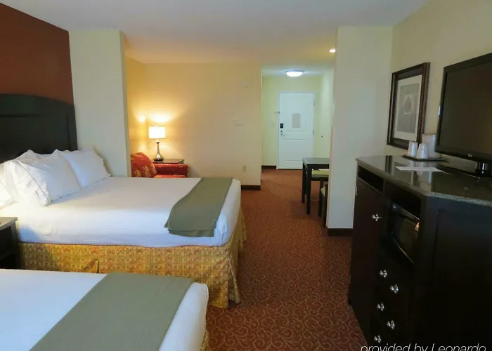 Hotel Express & By Ihg 3*