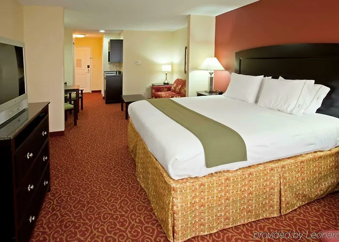 Hotel Express & By Ihg 3*