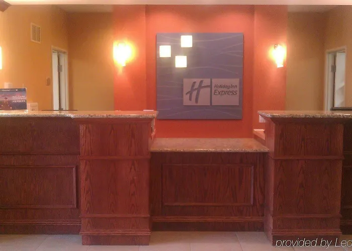 Hotel Express & By Ihg Vandalia